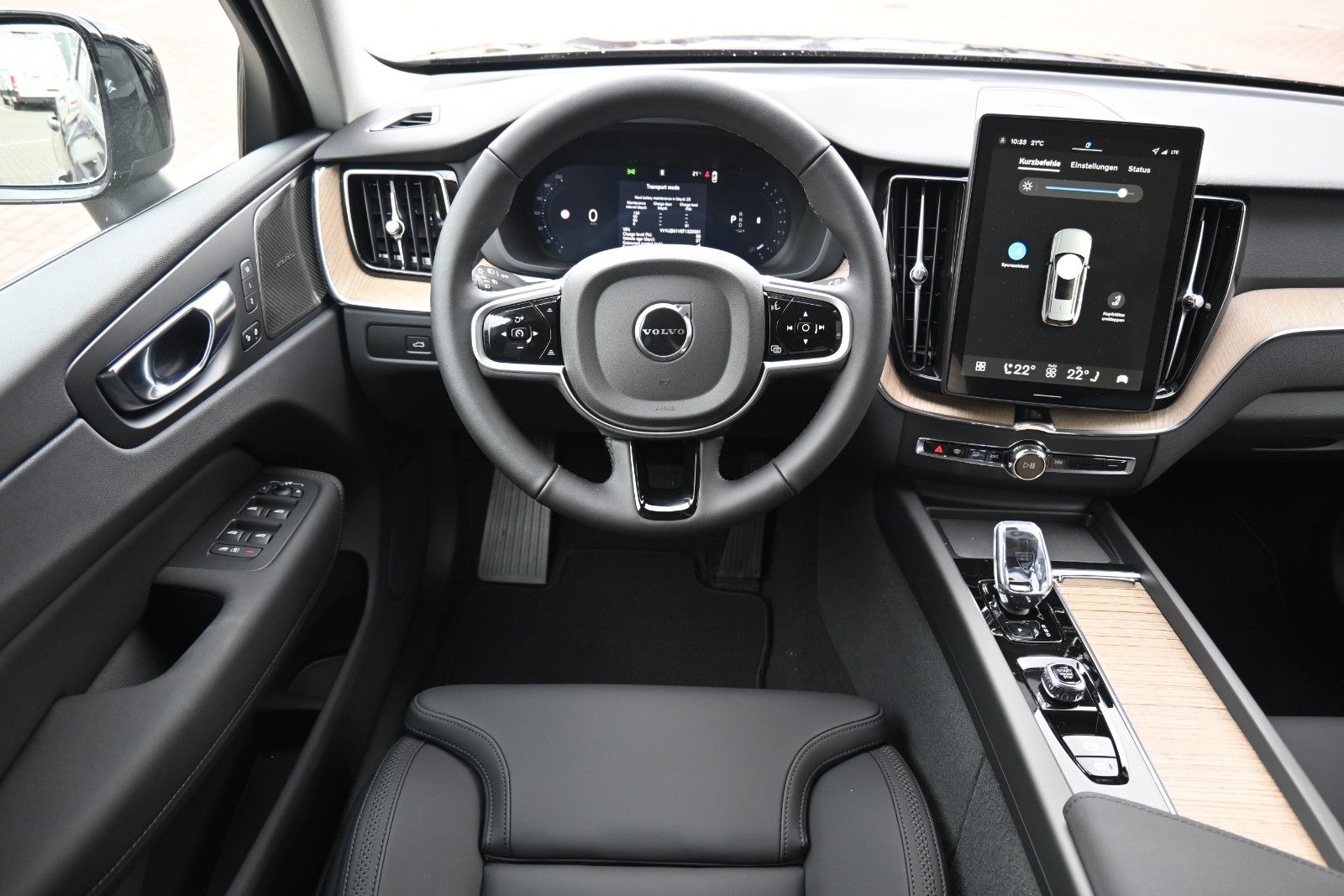 Fahrzeugabbildung Volvo XC60 B5 AWD Plus Dark*FSHZG*360°*ACC*AHK