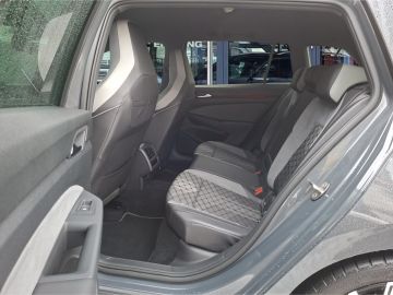 Volkswagen Golf R-Line 1.5 TSI °LED°ACC°Navi°SHZ°PDC°