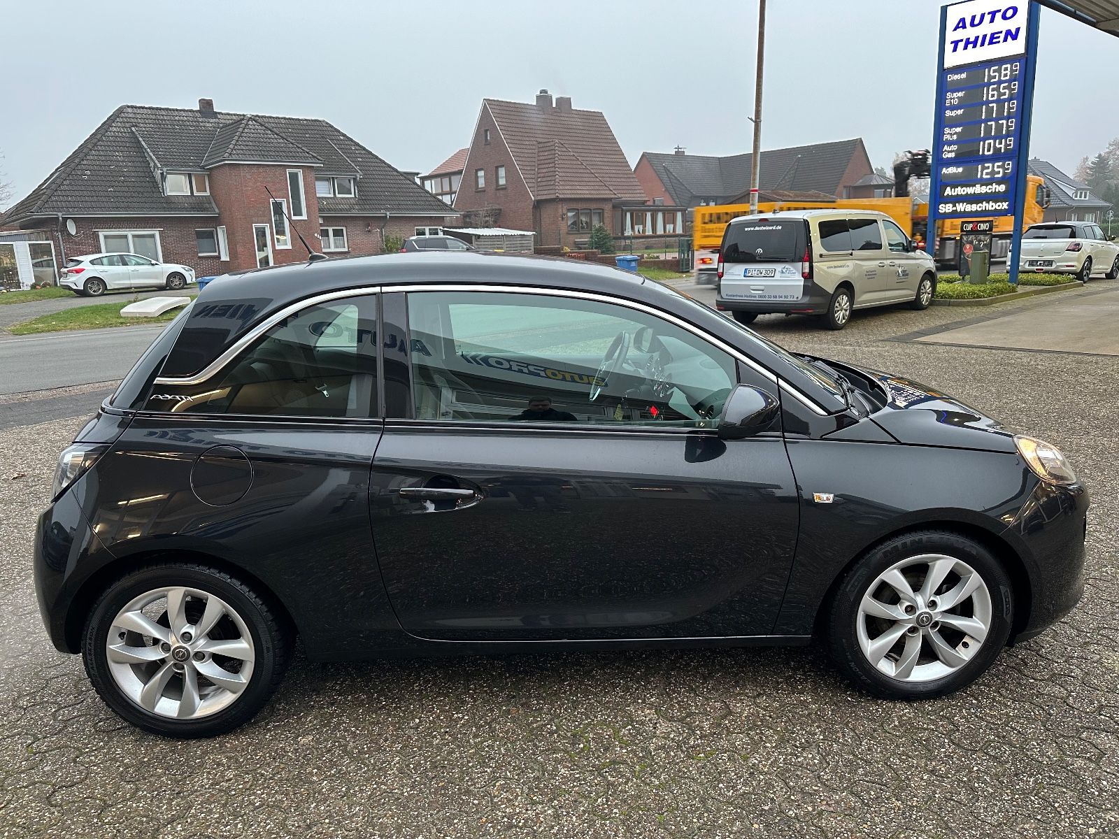 Fahrzeugabbildung Opel Adam 1.4 Jam SHZG/GRA/BT/GJR