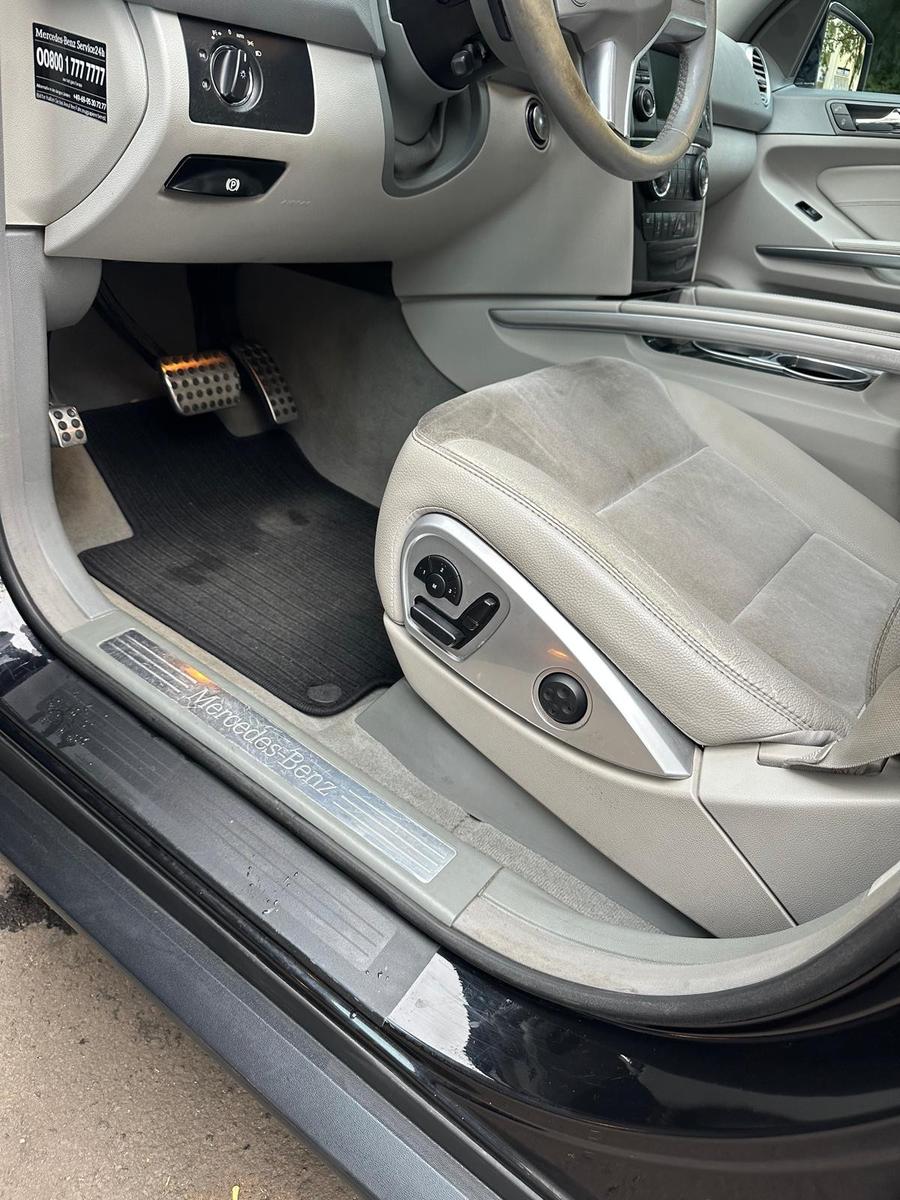 Mercedes-Benz ML 300 CDI 4MATIC BlueEFF. Grand Edition Gra...