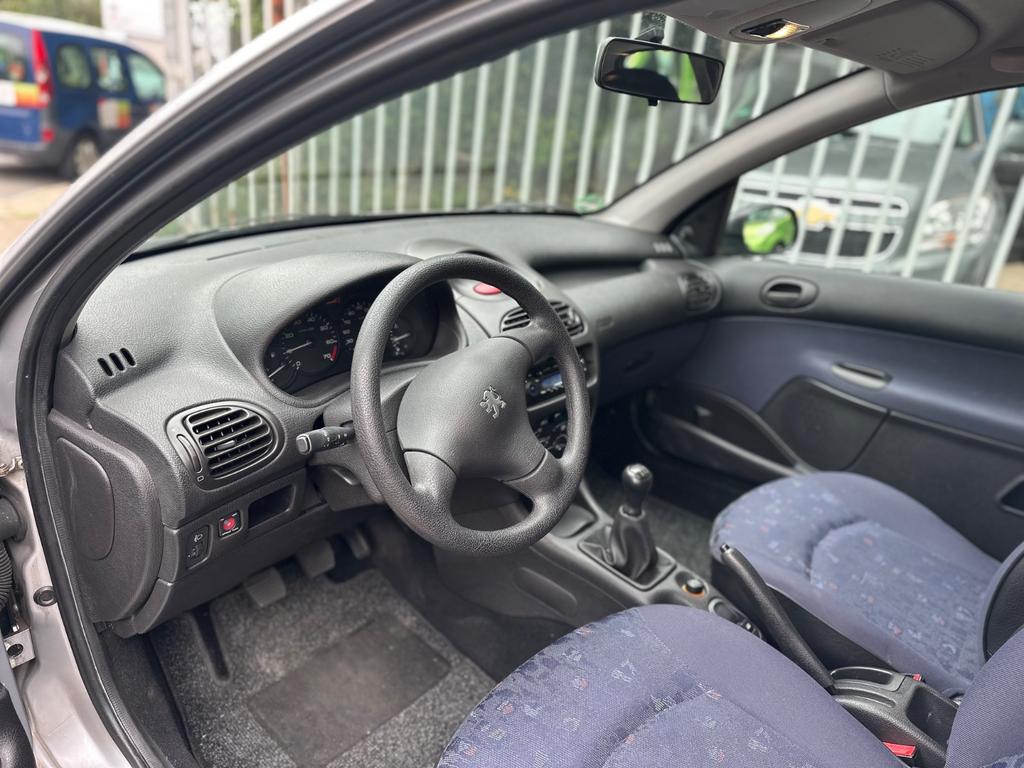 Peugeot 206