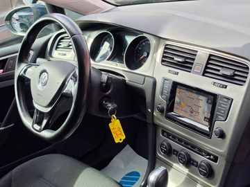 Volkswagen Golf - 9