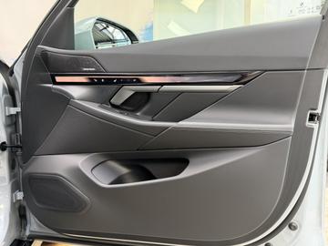 2024 BMW I5 — миниатюра 33