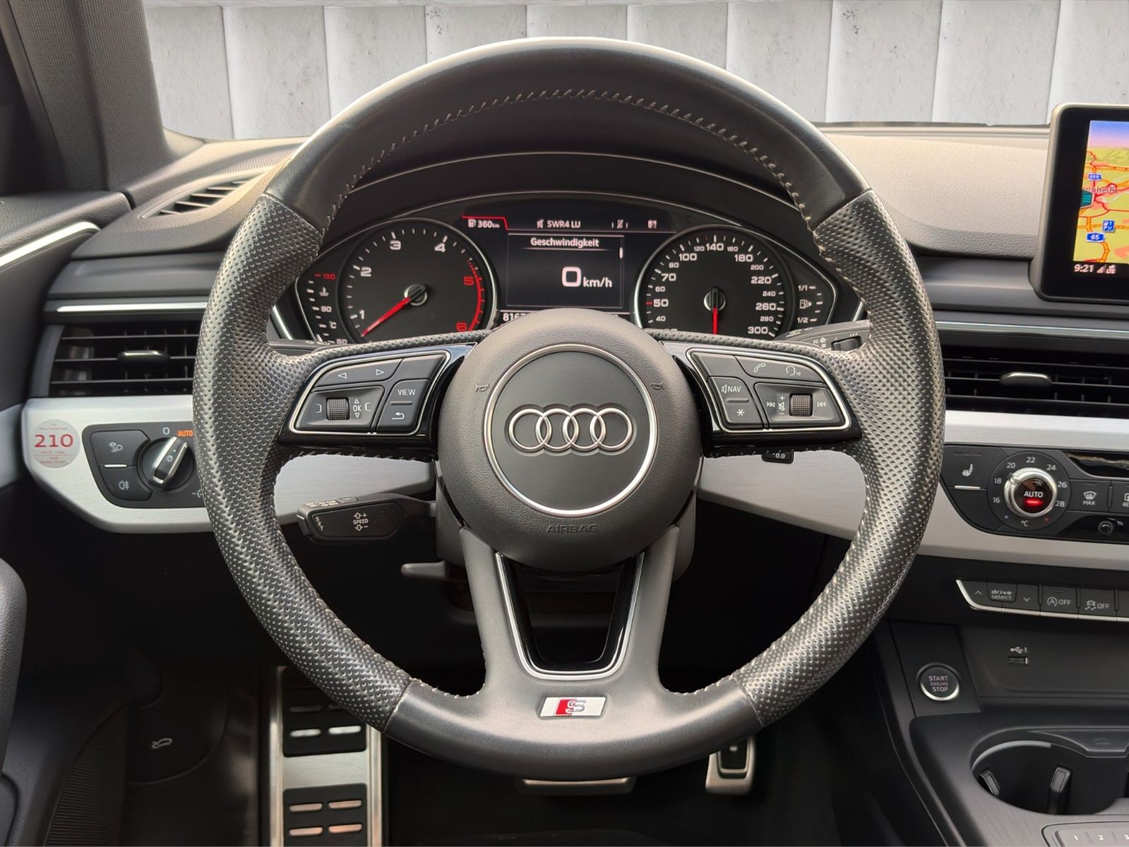 Fahrzeugabbildung Audi A4 Avant DSG quattro S Line*Pano*AHK*LED*SHZ*