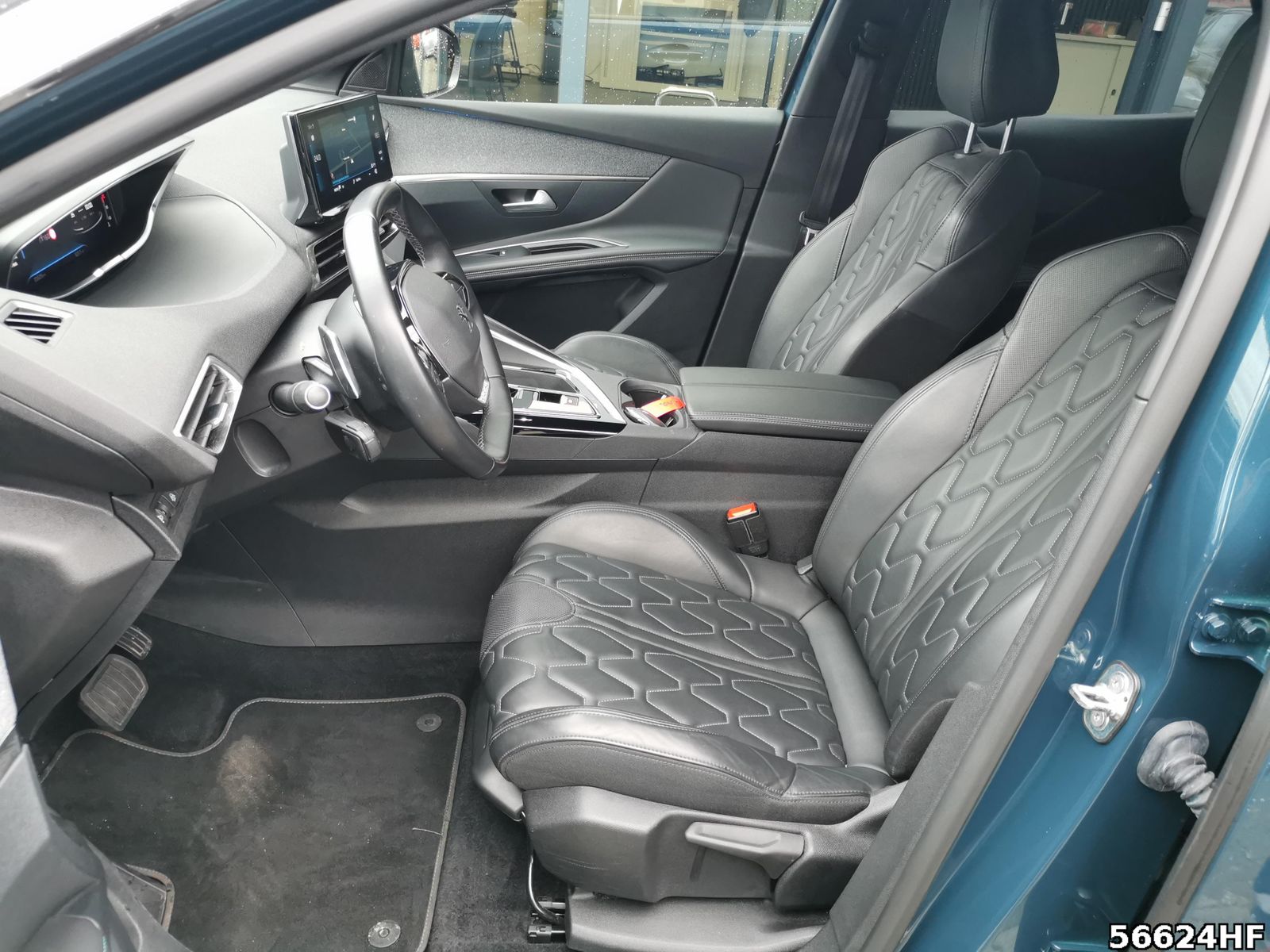 Fahrzeugabbildung Peugeot 3008 Allure Pack*Sitzhzg*Nvi*PDC*LED*