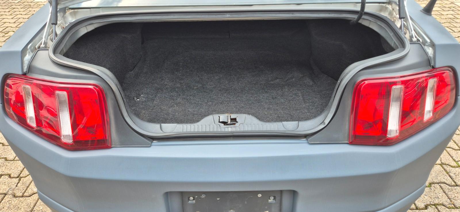 Ford 4.0 V6 Coupe Matt lackiert  Sportfahrwerk 18"