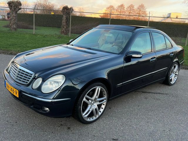 Mercedes-Benz E-klasse E240 2.6 Sedan AUT Panorama/Memory/Boek