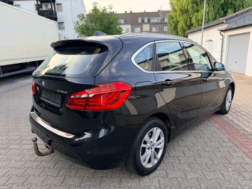 BMW 218 - 6
