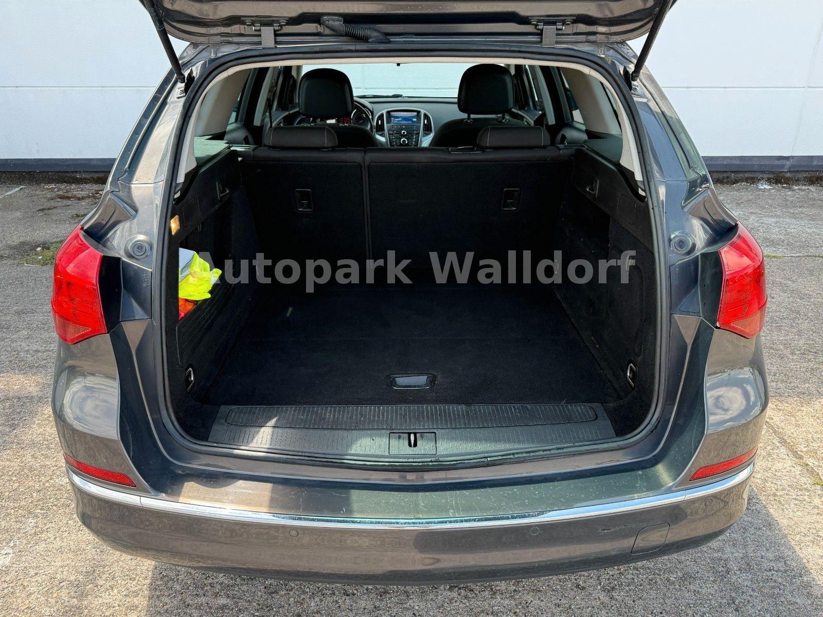 Opel Astra 2013 — photo 7