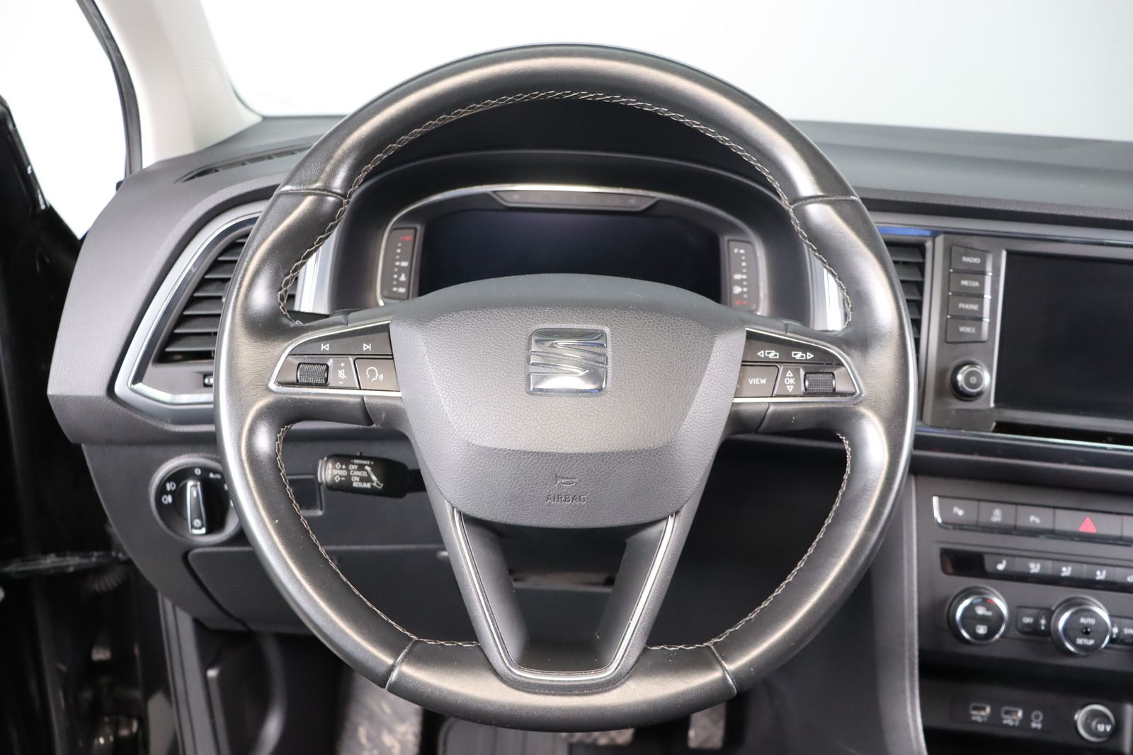 Fahrzeugabbildung SEAT Ateca 2.0 * Navi * LED * ACC * AHK