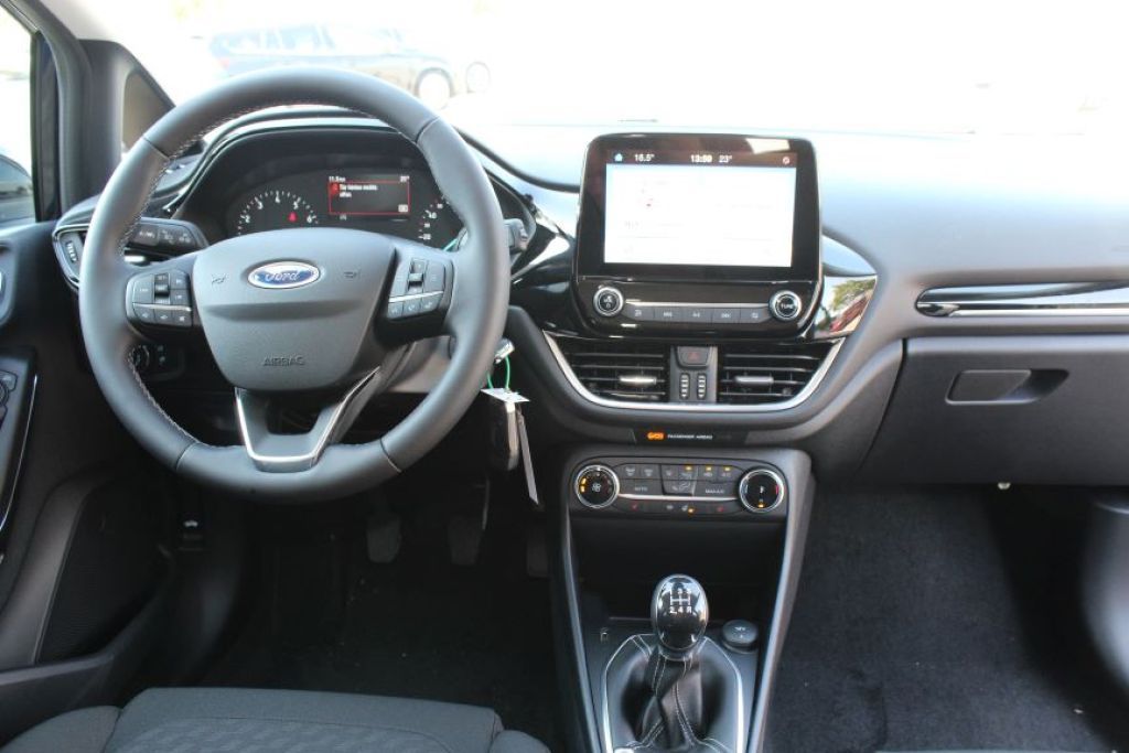 Fahrzeugdetailseite 7 Fahrzeugabbildung Ford Fiesta TITANIUM