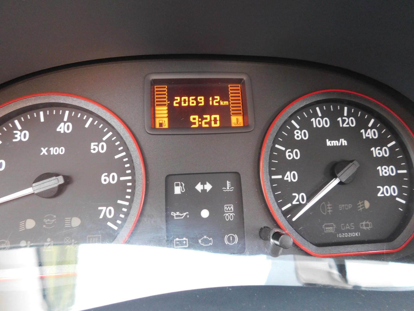 Dacia Sandero 2012 — photo 18