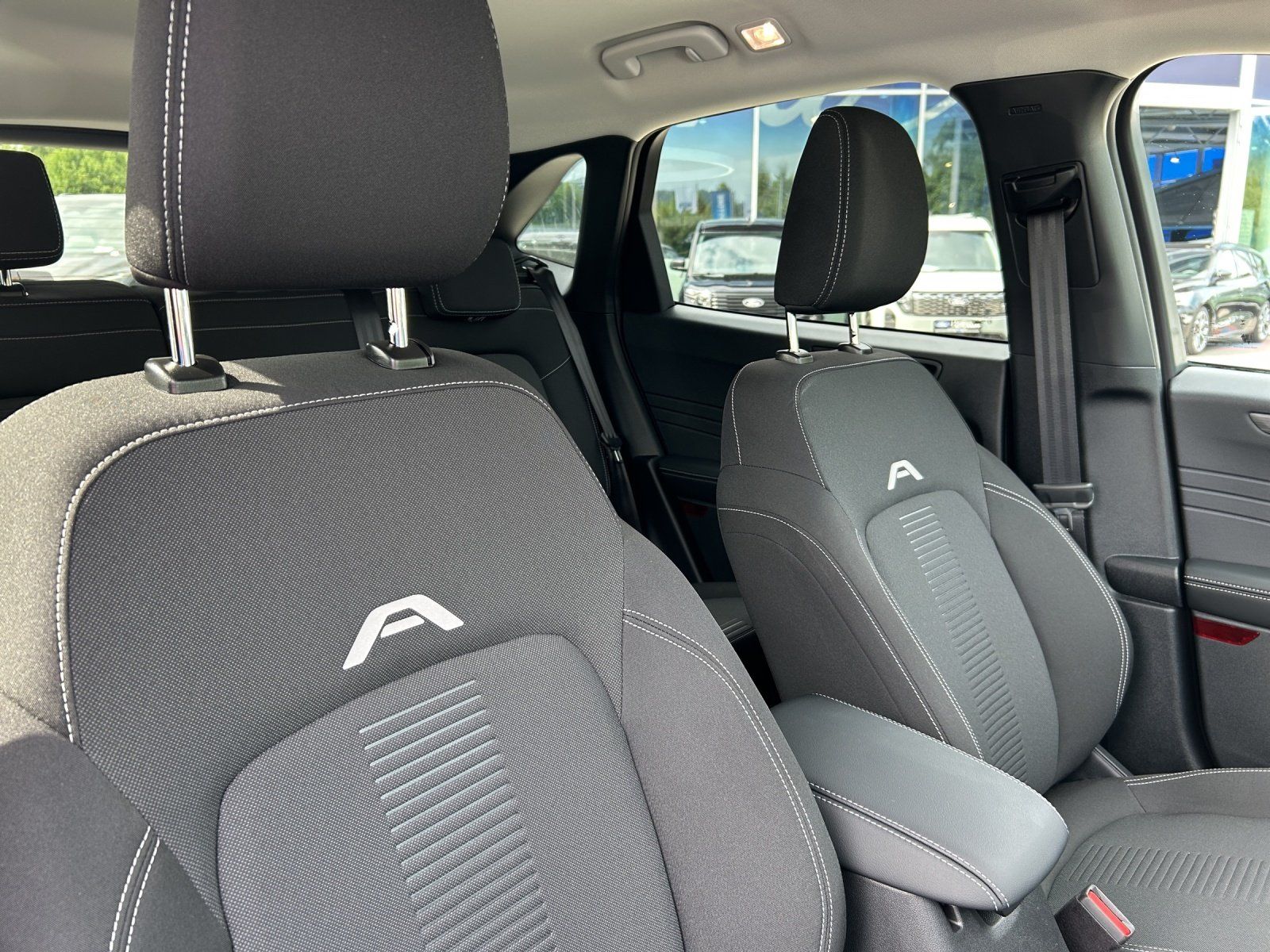 Fahrzeugabbildung Ford Kuga 2,5 Active Fullhybrid Automatik