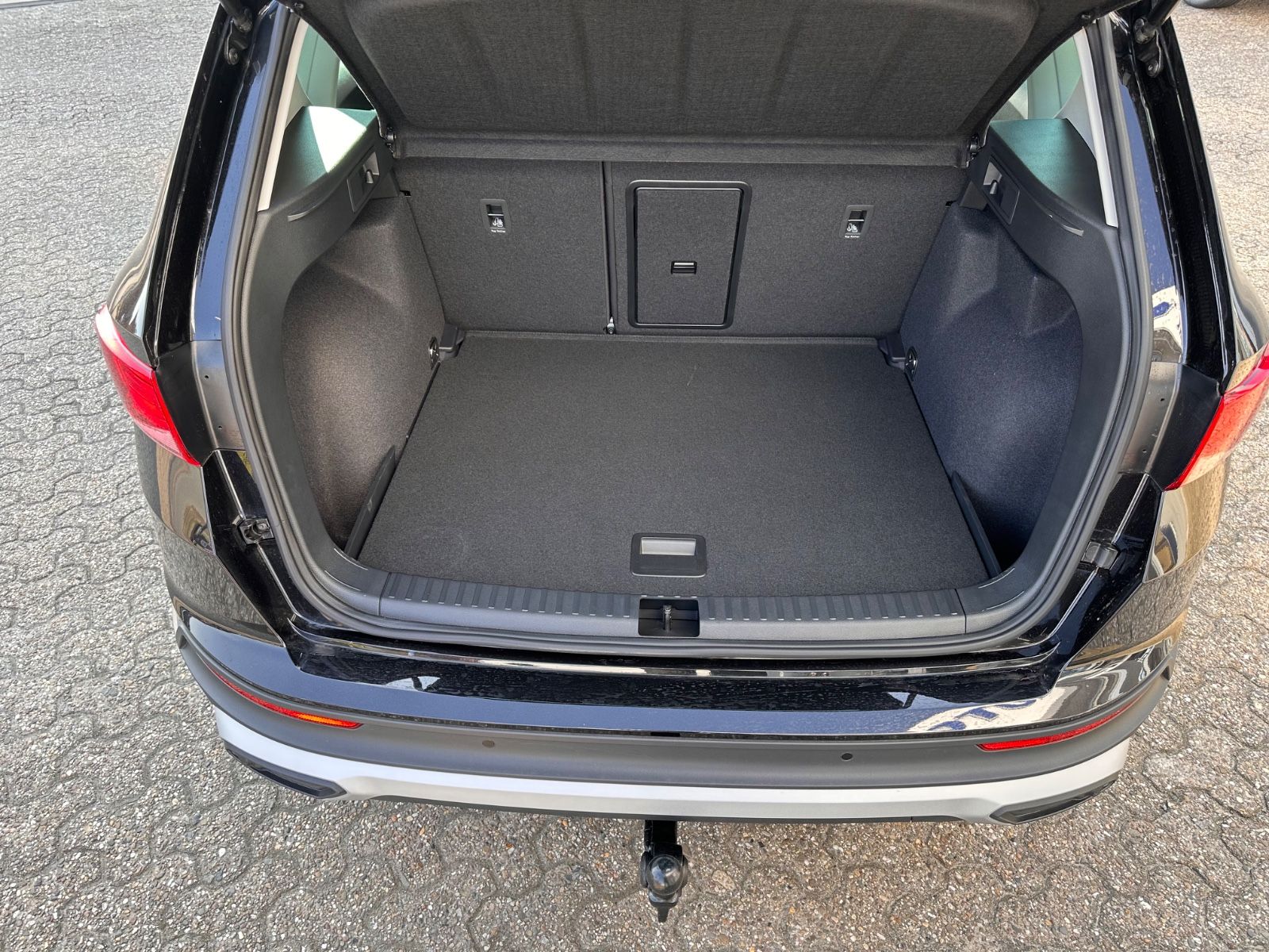 Fahrzeugabbildung SEAT Ateca 1.5 TSI Style DSG AHK/Navi/ACC/LED/SHZ/APP