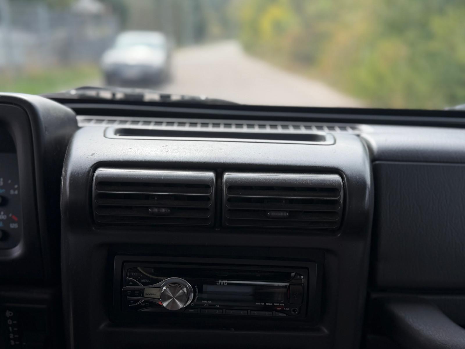 JEEP WRANGLER 4.0 SAHARA SPORT 177CH - 4X4 - CONTRÔLE TECHNIQUE NEUF - BVM