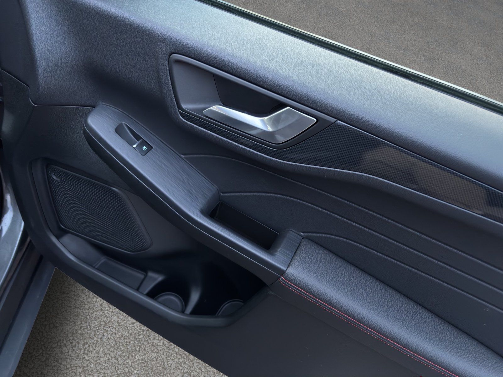 Fahrzeugabbildung Ford Kuga Hybrid ST-Line X #Winterpaket