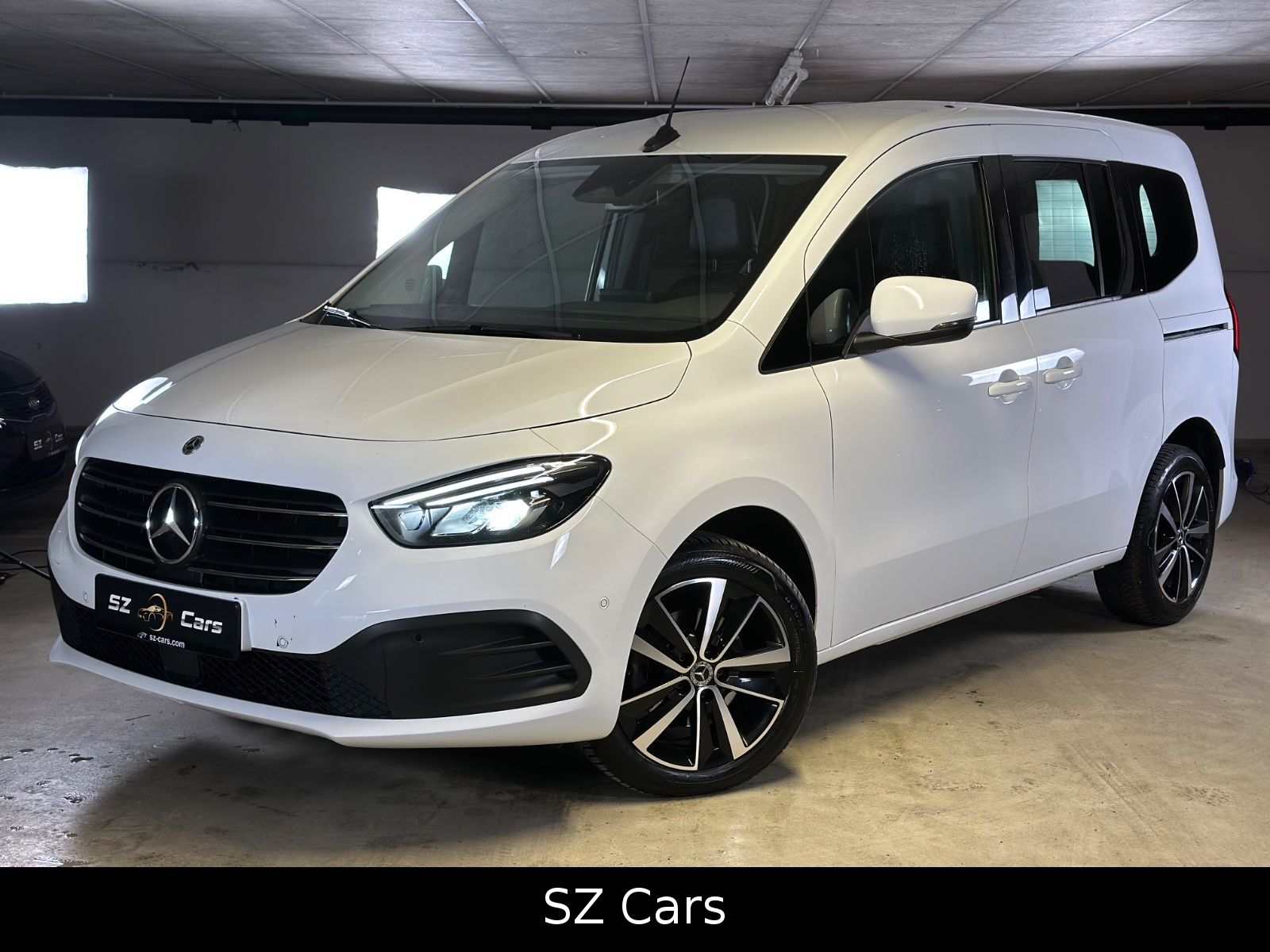 MERCEDES-BENZ T180d*KAM*SPUR*LED*ALCANTARA*AUT*SHZ
