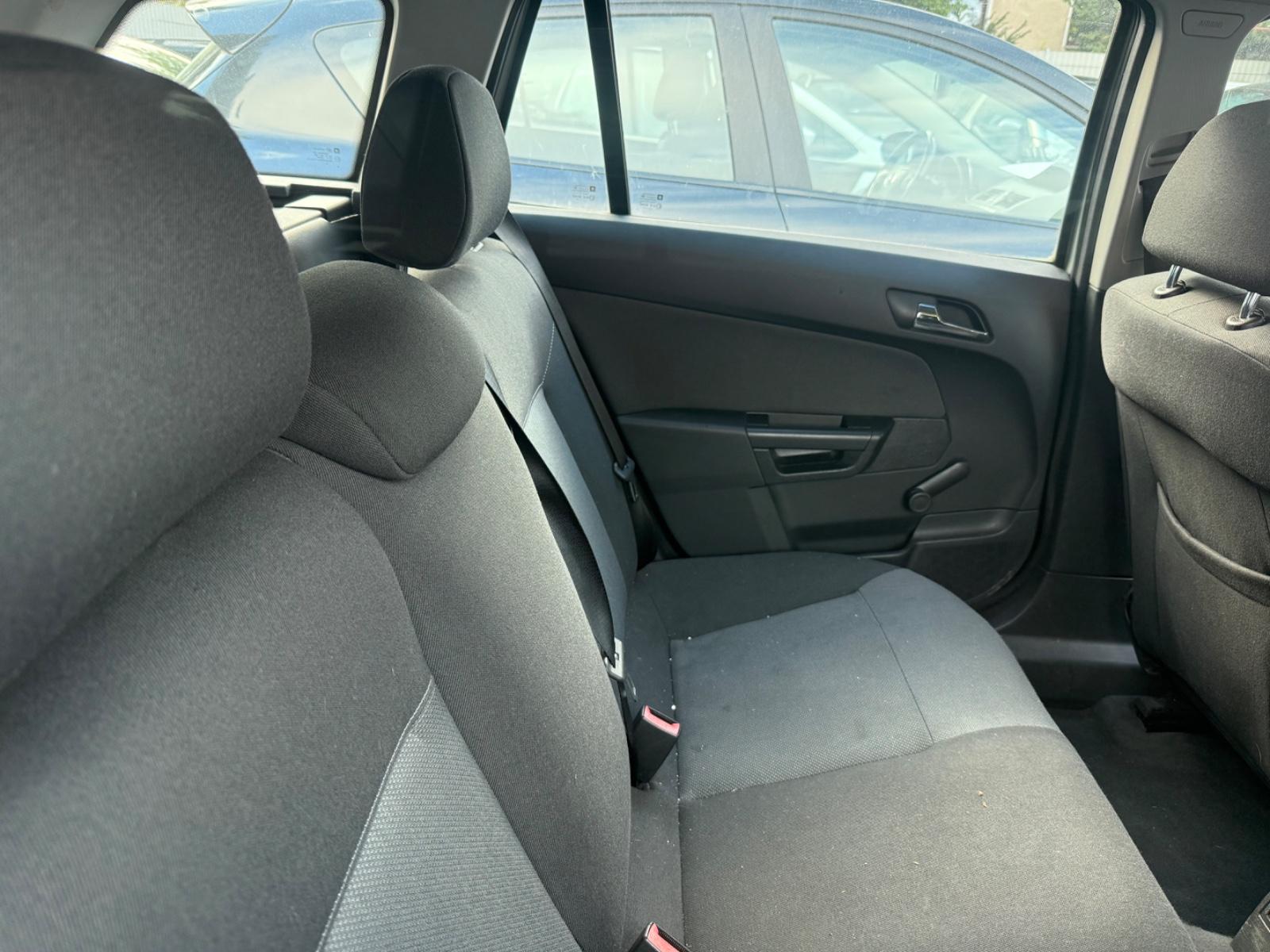 Opel Astra 2006 — photo 7