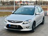 Hyundai i30 CW 1.4 Unfallfrei, EP-Hilfe, Sehr Gepflegt - Hyundai i30 aus 2011 mit Benzin-Antrieb: Kombi