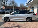 Ford Focus Automatik ST-Line X /155PS+Matrix+Pano+AHK - gebrauchte Ford Kombis