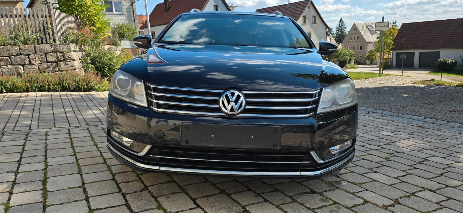 Volkswagen Passat 2011 — вигляд ззаду