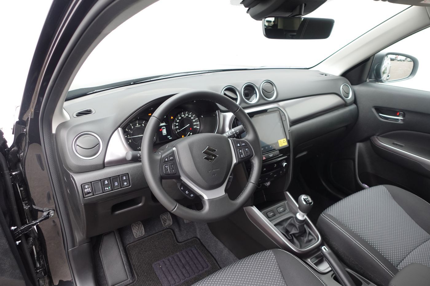 Fahrzeugabbildung Suzuki Vitara 1.4Hybrid Comfort AHK,Navi,SHZ,PD,Kamera