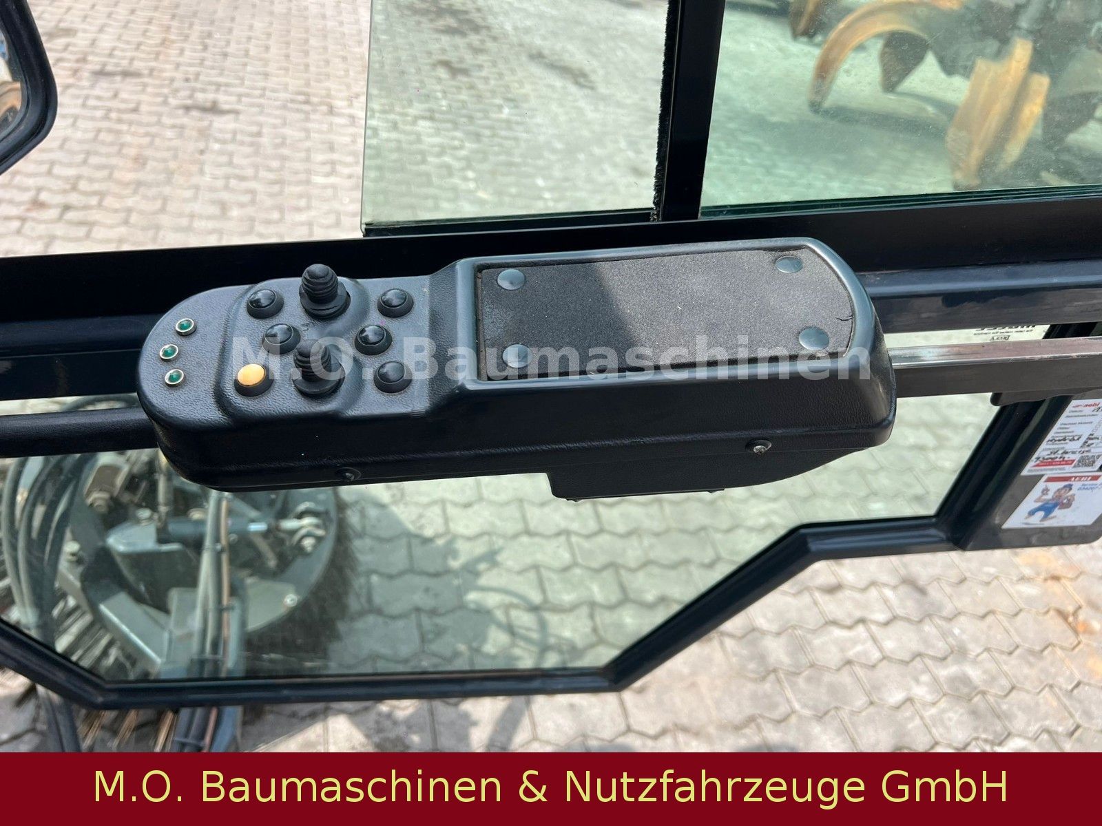 Fahrzeugabbildung Schmidt AEBI Schmidt Swingo 200 / Kehrmaschine /