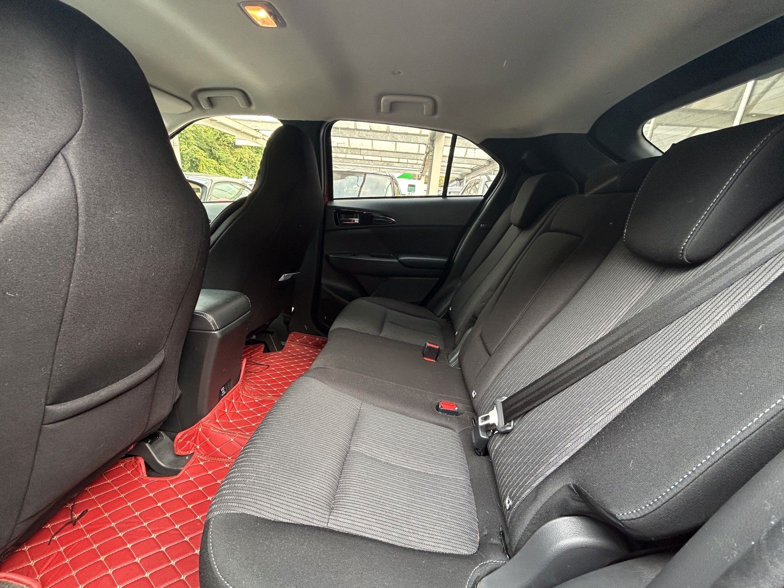 Fahrzeugabbildung Mitsubishi Eclipse Cross 4x4 Hybrid(Benzin/Elektro) Aut/AHK