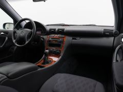 Foto Nummer 35: MERCEDES-BENZ C 180