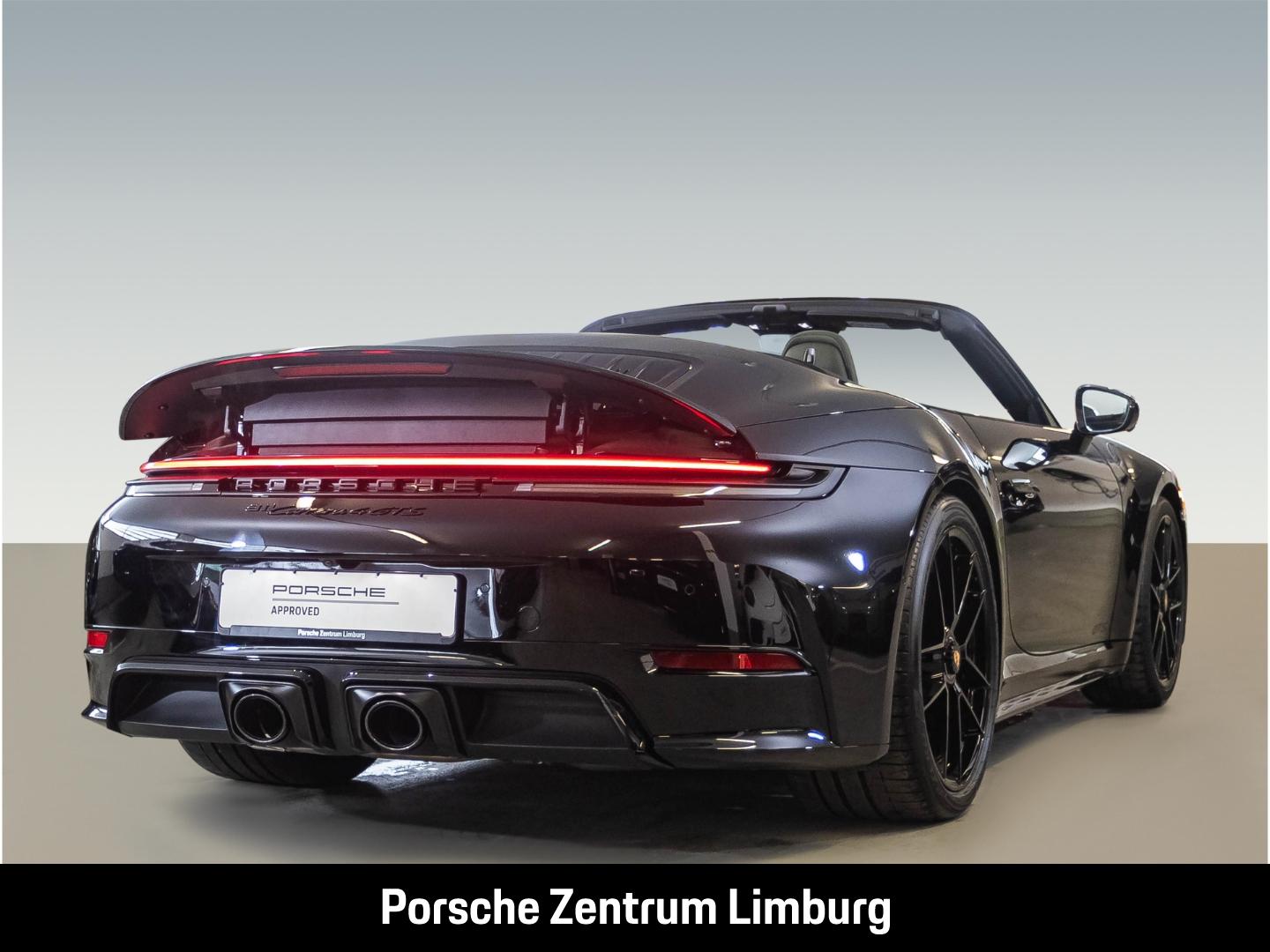 PORSCHE 992 911 CARRERA 4 GTS CABRIOLET
