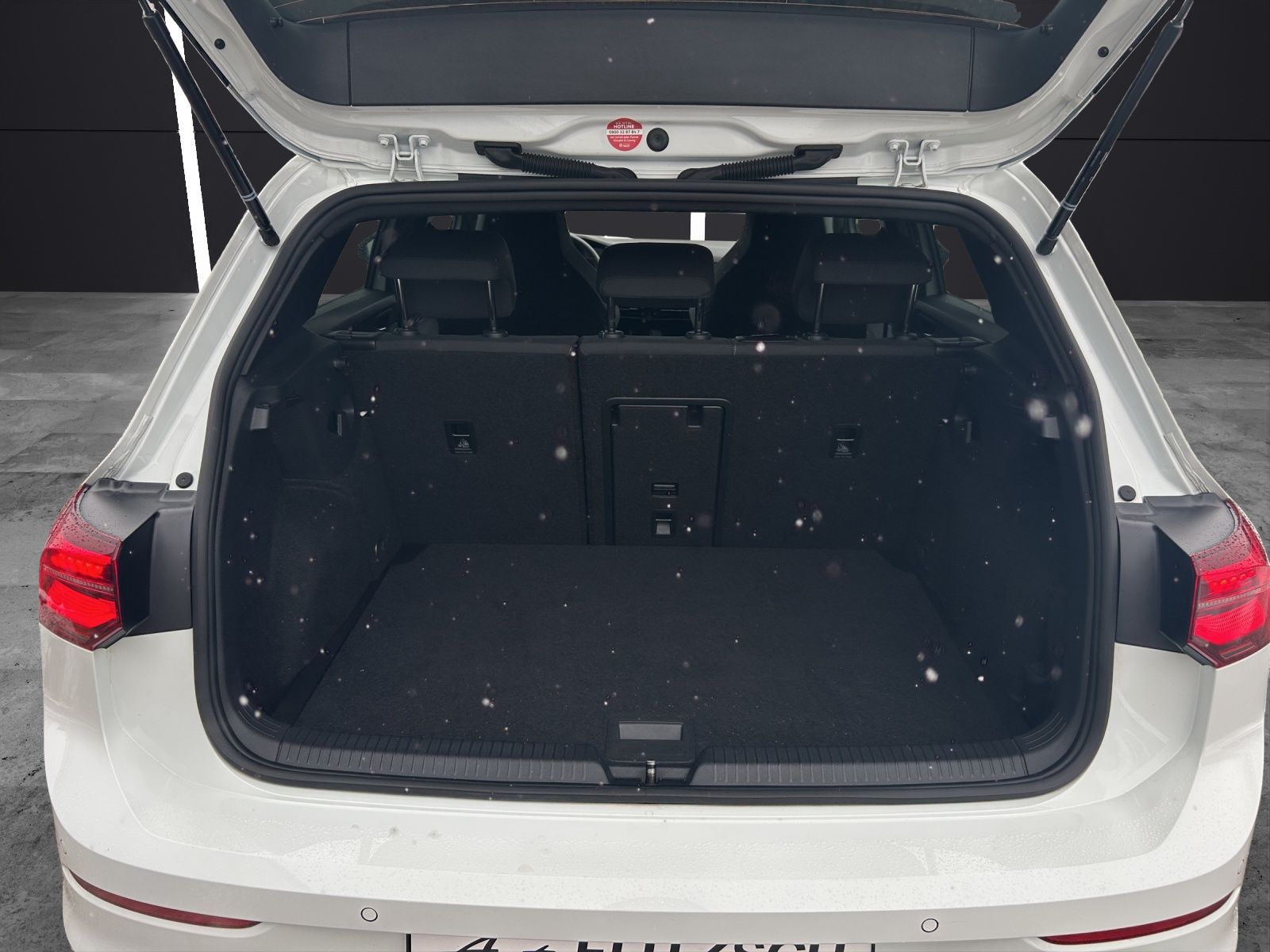 Fahrzeugabbildung Volkswagen Golf VIII GTD Business DSG IQ.Light ACC STH SH P