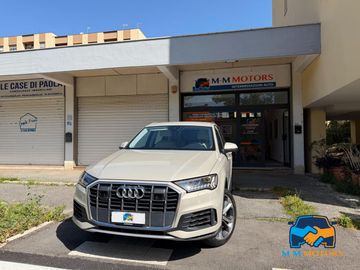Audi Q7 - 1