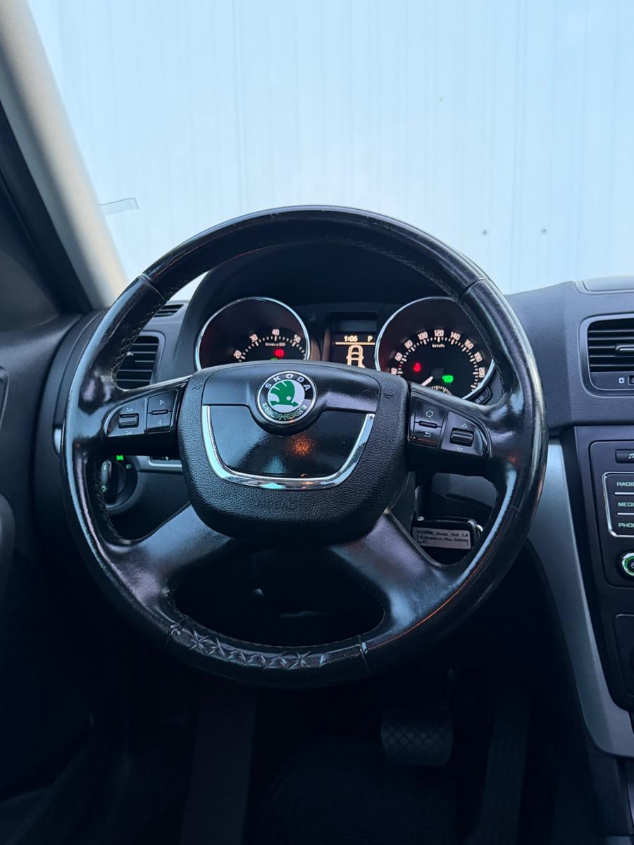 Skoda Yeti 1.8 TSI 152 ch 4x4 DSG - Toit panoramique - Caméra - GPS - Attelage