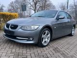 BMW 320 3 Coupe 320i - BMW 320 mit Benzin-Antrieb: Coupe
