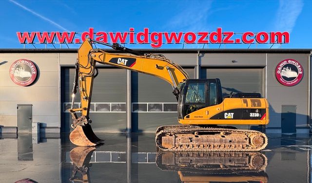 CAT 323D