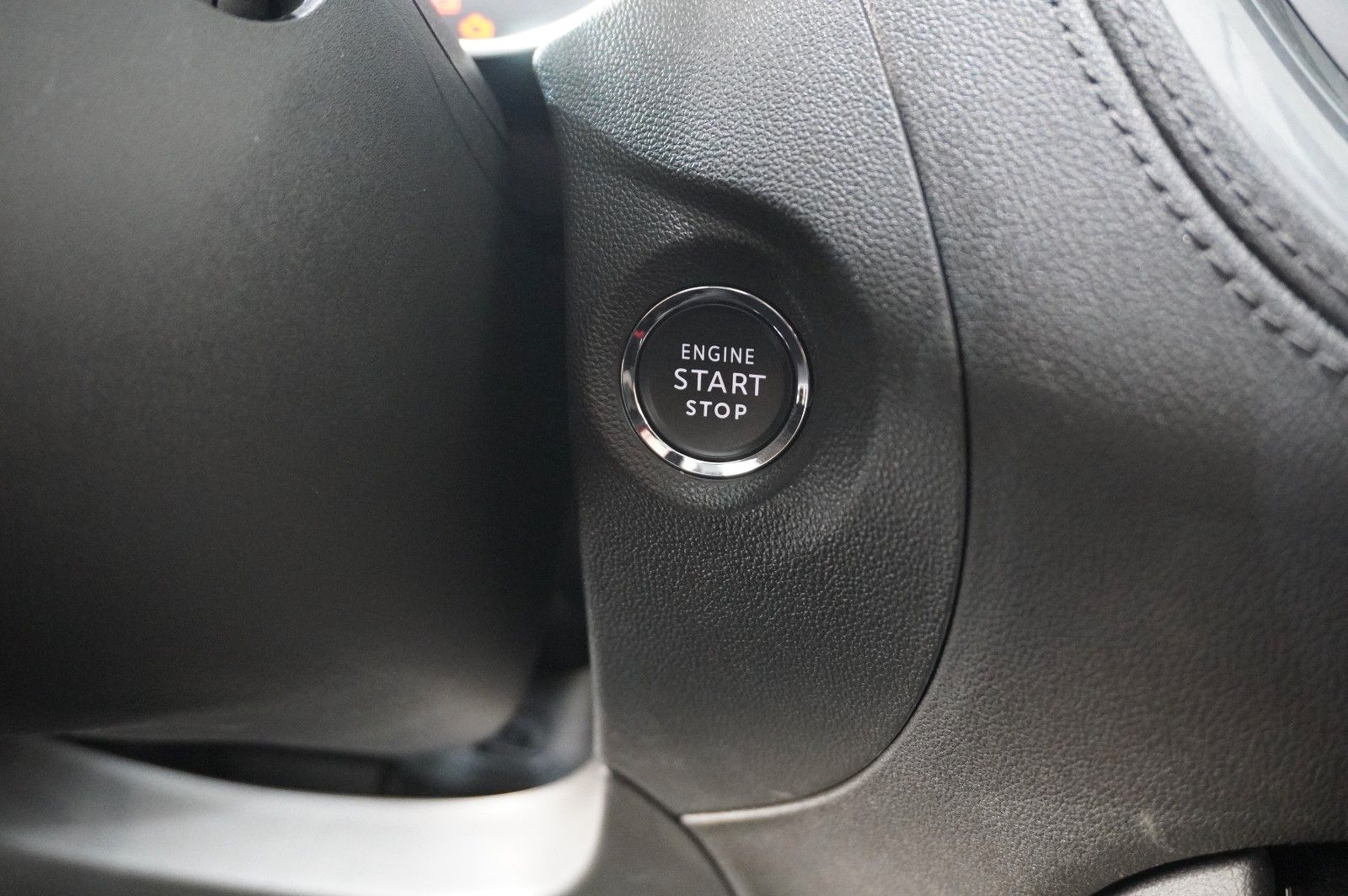 Fahrzeugabbildung Opel Grandland (X) 1.6 PHEV ULTIMATE NAVI/LED/360°/SH