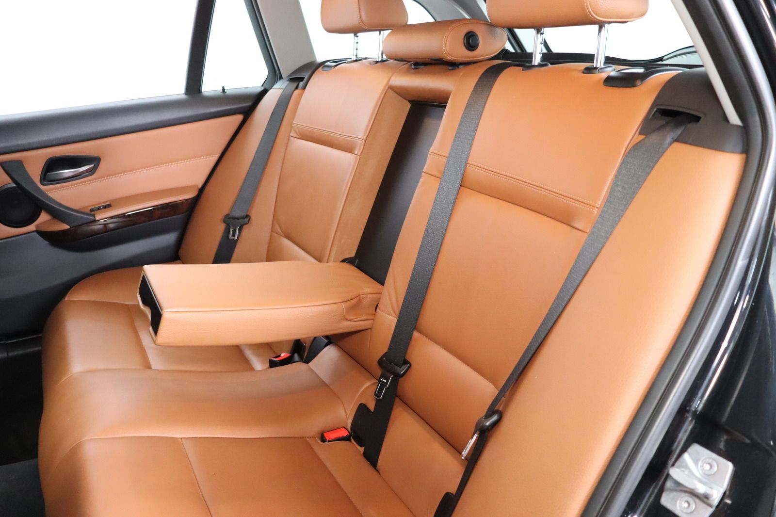 Fahrzeugabbildung BMW 318 i Touring * Xenon * Leder * Pano *