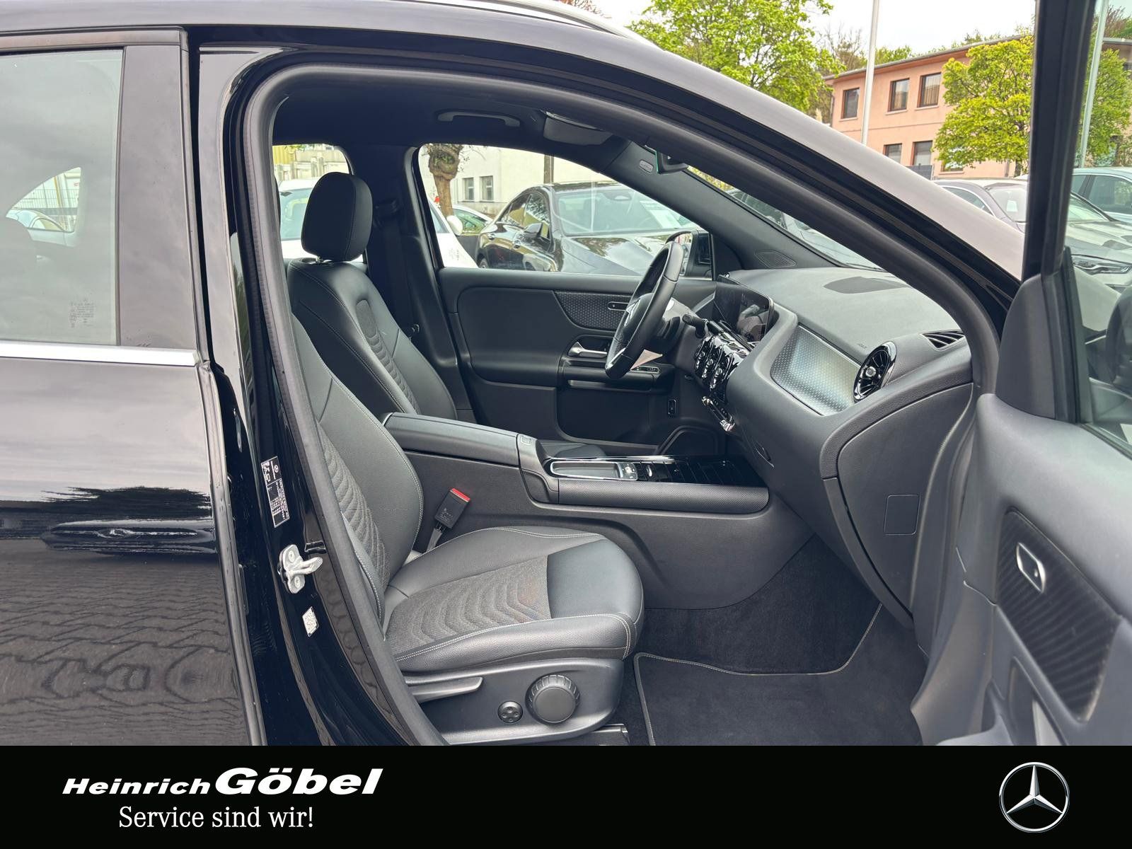 Fahrzeugabbildung Mercedes-Benz GLA 200 ENTRY-ADV. LED KAM NAVI SHA EPHK SPI SH