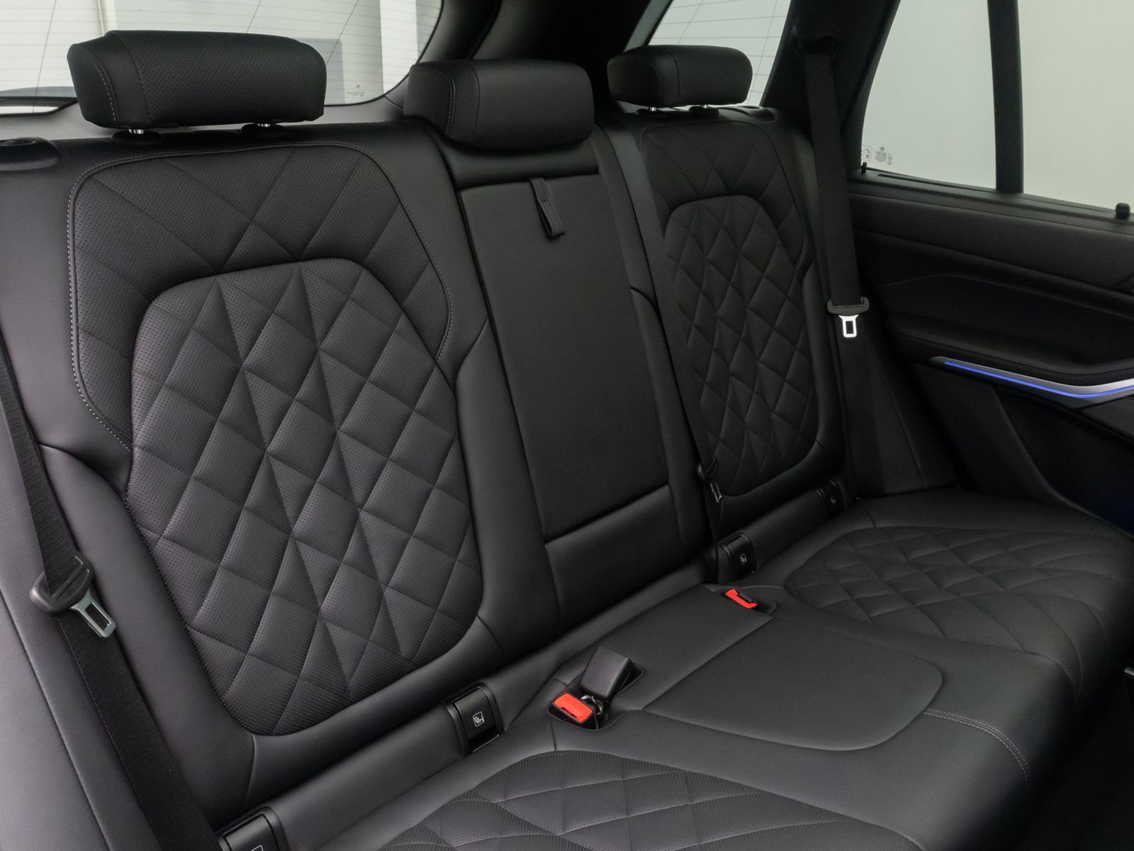 Fahrzeugabbildung BMW X5 xD50e M Sport 360&deg;H/K Panorama AHK DAB 22Zoll