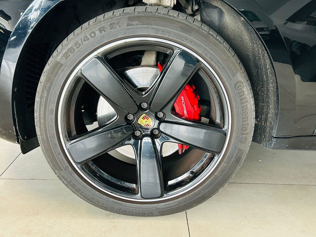 Porsche Macan Turbo*SPORT-CHRONO*LUFT*PANO*STHZG*AHK