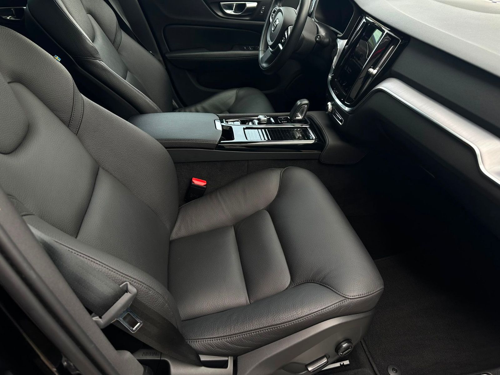 Volvo V60 Kombi R Design Expression Recharge Plug-In H foto 15