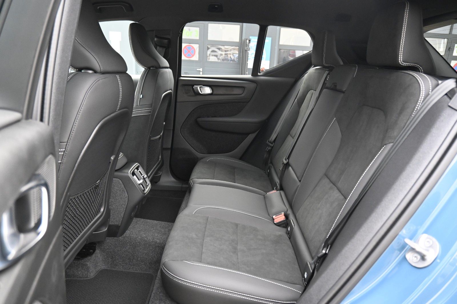 Fahrzeugabbildung Volvo XC40 B3 DSG Plus Dark*360°*ACC*AHK*Allwetter