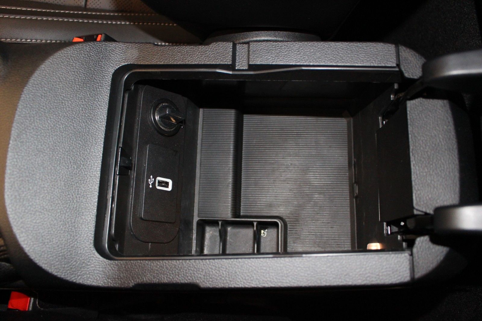 Fahrzeugabbildung Ford Mustang 5.0 V8 GT Performance-Paket+KW-Fahrwerk