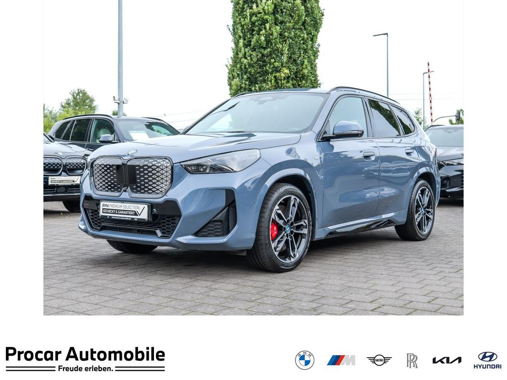BMW iX1 xDrive30 M Sport HUD PANO ACC AHK RFK NAVI 2024