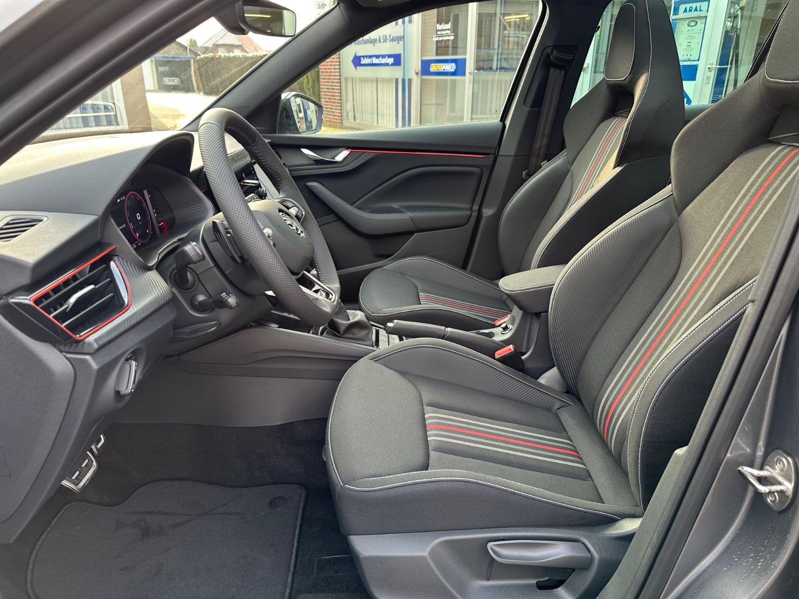 Fahrzeugabbildung SKODA Kamiq Monte Carlo 1.0 TSI DSG ACC/Matrix/Pano