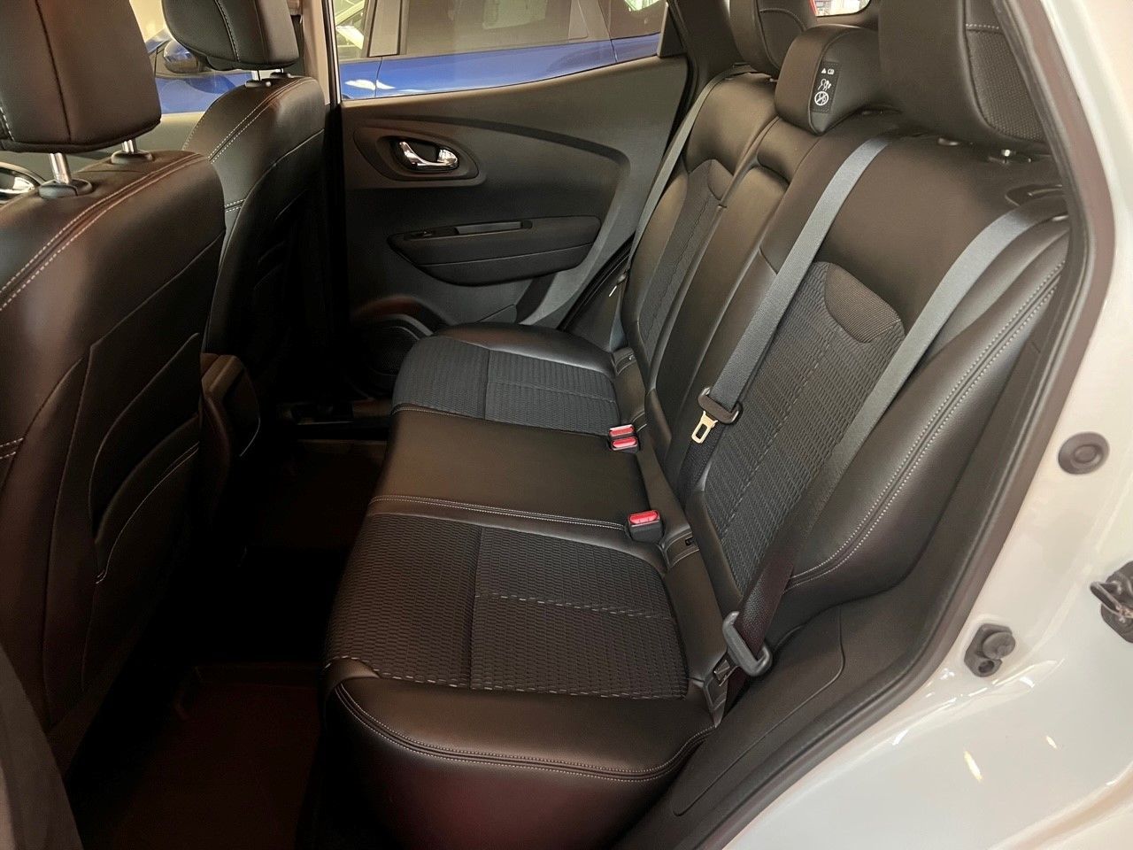 Fahrzeugabbildung Renault Kadjar Limited TCe 130 Allwetterreifen