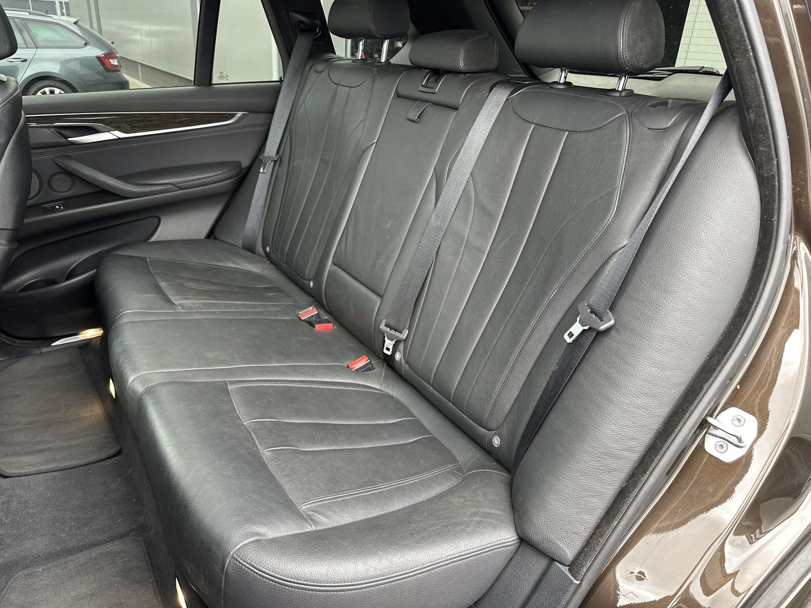 Fahrzeugabbildung BMW X5 xDrive30d M-Sport NAV+LED+PANO+KAM+HUD+H&K+PP