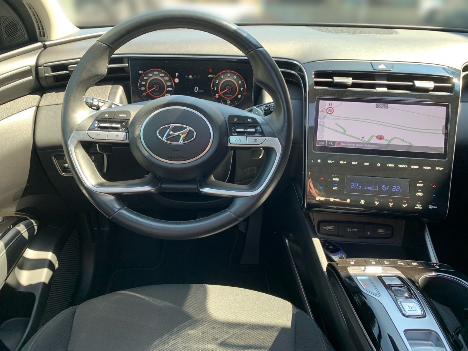 Fahrzeugabbildung Hyundai TUCSON 1.6 T-GDI Trend Plug-In Hybrid 4WD AHk