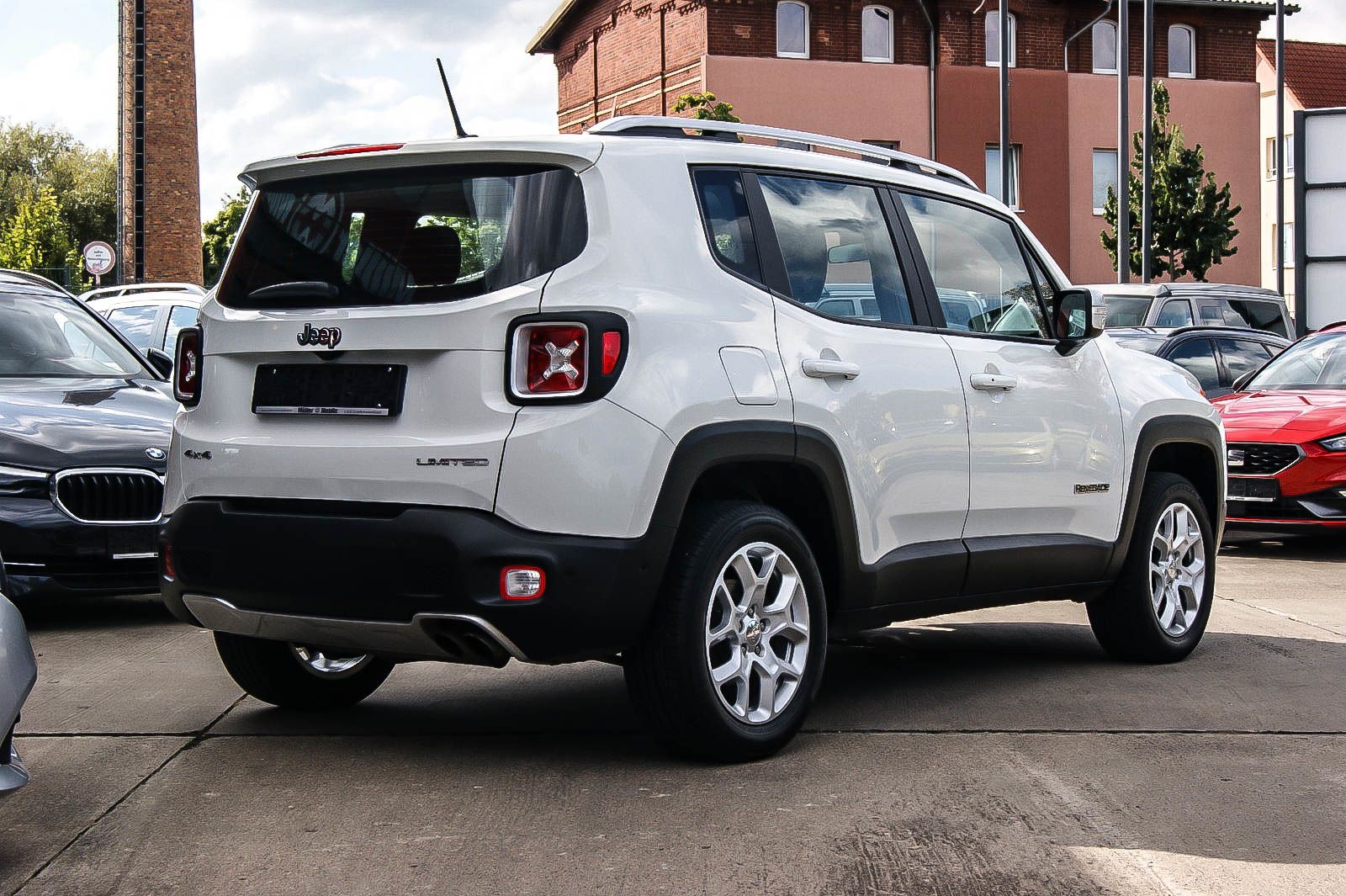 Fahrzeugabbildung Jeep Renegade Limited 4WD Auto LEDER NAVI KEYLESS PDC