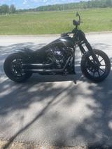 Harley-Davidson Breakout / Softail / Heritage/ Service & TÜV Neu - Offers